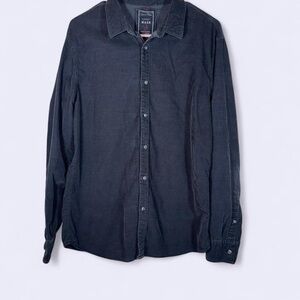 Calvin Klein Garment Wash Button-Down Shirt
Size: Medium
Color: Charcoal Gray